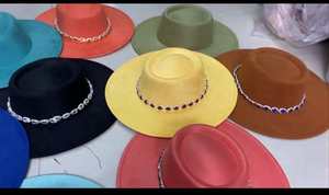 Sombreros Fedora de Gamuza en Colores Personalizados 2024 para Mujer, Copa Redonda, Ala de 9.5 Pulgadas, MOQ 40 Piezas por Color - Product Image 2