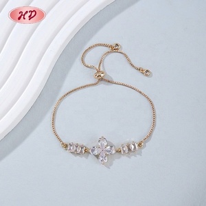 Bracelet ajustable tendance pour femme, en alliage de cuivre plaqué or 18 carats, avec zircon et motif trèfle rouge, idéal pour un anniversaire – Création professionnelle - Product Image 5