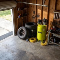 Compresseur d'air industriel vertical à piston de type italien 2070 de 200 L, le plus vendu, avec pompe pour pneus, en promotion
