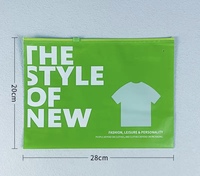 Sacs d'emballage personnalisés pour sous-vêtements et chaussettes avec finition sablée, fermeture éclair auto-adhésive, options en plastique coloré