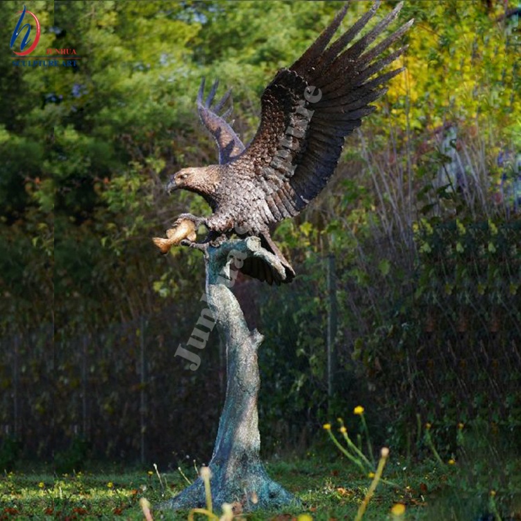 Estatua de águila voladora de bronce, Pájaro de Metal de gran tamaño, escultura con extensión de alas