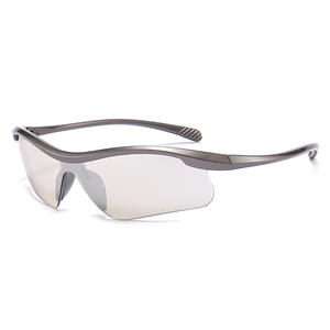 Nuevas gafas <span class=keywords><strong>de</strong></span> sol deportivas en stock con montura Beige a prueba <span class=keywords><strong>de</strong></span> viento <span class=keywords><strong>de</strong></span> una pieza PC UV400 <span class=keywords><strong>lentes</strong></span> al por mayor gafas <span class=keywords><strong>de</strong></span> ciclismo al aire libre para ciclistas - Product Image 5