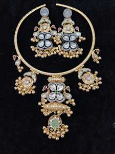 Ensemble de collier de pierres et de perles de Kundan de mariée de haute qualité avec boucles d'oreilles pour mariage et fête porter des ensembles de bijoux de mode - Product Image 3