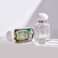 Vente en gros de flacons de parfum carrés vides de 50 ml, flacon pulvérisateur en verre rectangulaire pour l'emballage de parfum