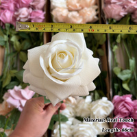 Vente en gros d'usine, rose artificielle de haute qualité, blanche et rose, rose de jardin, rose au toucher réel, pour la décoration de table de mariage