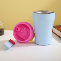 Mug de voyage isotherme 380 ml Emerit 2026 avec logo personnalisé, couvercle à paille anti-fuite et poignée portable