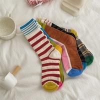 Nouveauté Automne : Chaussettes multicolores pour femmes, mi-mollet, sportives et décontractées, en coton