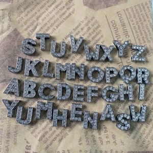 Bling Alphabet A - Z Plein Strass Glisser Lettres Gem Charmes Pour Ras Du Cou Colliers Bracelet Porte-clés - Product Image 1