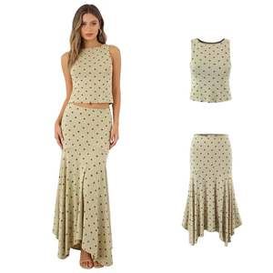 Conjunto coordinado de punto con lunares personalizado - Top retro y falda plisada asimétrica - Product Image 1