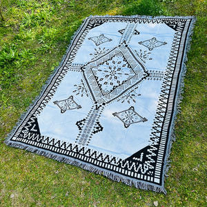 Fabricant de tapisserie Couvertures tissées personnalisées Tapisserie Vêtements Tissu tissé Gobelin Couvertures de tapisserie personnalisées - Product Image 5