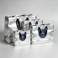 Tas Kertas Laminasi Embos Foil Emas Mewah Custom, Logo, Ukuran Besar Sedang, Putih, Kokoh, untuk Toko Pakaian, Tas Belanja