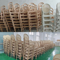 Vente en gros de chaises de soirée empilables en bois massif à dossier rond vintage Louis pour événement de mariage à louer