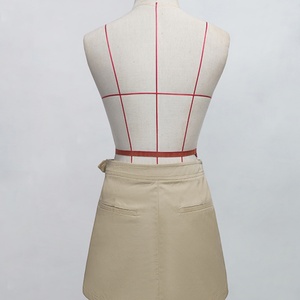 กระโปรงทรงเอแฟชั่นคุณภาพสูงแบบขายส่ง รับผลิตตามแบบ OEM/ODM สีพื้น แต่งกระเป๋าติดกระดุมแถวเดียว - Product Image 5