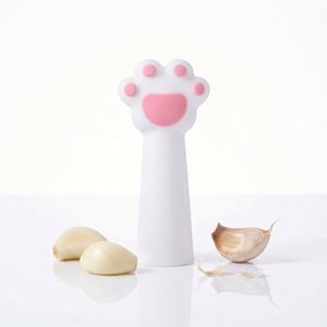 Pelador de silicona con forma de pata de gato y logotipo personalizado, herramienta manual para pelar ajo, rodillo pelador para cocina, pelador de cáscaras de cacahuete - Product Image 2
