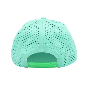 หมวกแก๊ปทรงโค้งสีน้ำเงินแบบ Trucker พร้อมโลโก้ยางแบบกำหนดเอง 5 ชิ้น ตัดด้วยเลเซอร์ กันน้ำ มีรูเจาะ - Product Image 4