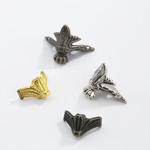 Soporte de Estante Moderno y Simple de Aleación de Zinc/Plástico, Duradero, Fácil de Instalar, Protección de Cuatro Lados para Patas, Envoltura de Esquinas - Product Image 6