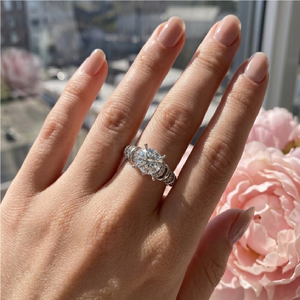 Anillo de Compromiso Semimontado de Oro Blanco de 18K con Diamantes Naturales Entrelazados y Banda Calada de 0.50ct con Corte Brillante para Mujer - Product Image 3