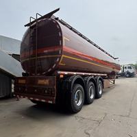Semi-remorque à 3 essieux pour le transport d'asphalte bitumineux avec isolation thermique