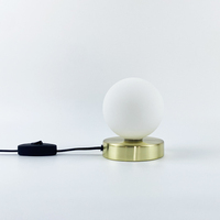 Lampe de table de luxe décorative en verre de haute qualité avec interrupteur de prise en métal pour restaurant