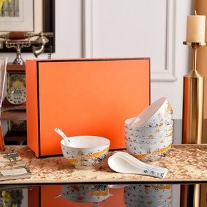 Service de table en porcelaine de luxe britannique, technique personnalisée, promotion à prix réduit pour les fêtes - Bol à salade et cuillère en céramique - Product Image 3