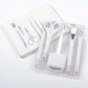 Kit de manualidades con seis pinzas y tijeras de acero inoxidable para tallar, grabar, hacer diarios artísticos y uso doméstico. - Product Image 1