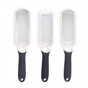 Râpe à pieds professionnelle en acier inoxydable à long manche, éliminateur de callosités, design élégant, durable et portable - Product Image 3