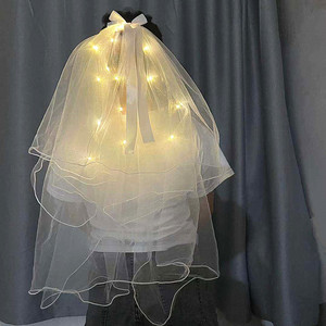Voile de fée à double couche lumineux avec lumières LED couleur blanc chaud pour coiffure de mariée - Product Image 2