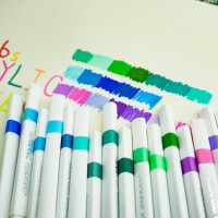 Marqueurs de peinture acrylique 36 couleurs avec pointe pinceau - Couleurs vibrantes, idéaux pour la peinture sur toile, sur roche, sur céramique |   Remises en gros