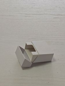 กล่องบรรจุภัณฑ์แบบแข็งทรงสี่เหลี่ยมผืนผ้า พิมพ์โลโก้ขนาดเล็กแบบกำหนดเอง สำหรับสินค้าขายดี บรรจุภัณฑ์แบบพับได้ พกพาสะดวก - Product Image 5