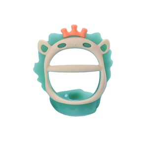 Quality supplier wholesale Lion Baby Shower Teether Sucking Needs Gloves Penguin Teether Mushroom Teething Toys