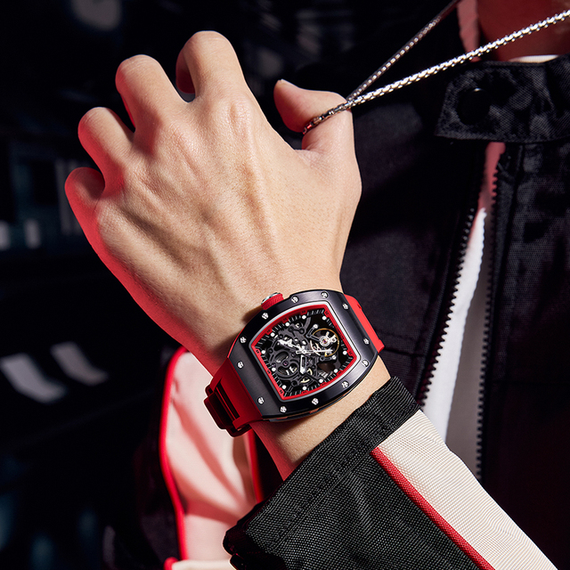 Luxury Men's  Automatic Mechanical Watch Waterproof Luminous  FKM Rubber Strap Tonneau  Case Accept OEM ODM Wholesale