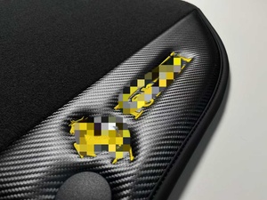 Tapis de sol en nylon personnalisés avec couleur et emblème pour Ferrari F8 Tributo Spider, tapis de voiture épaissis pour supercar - Product Image 3