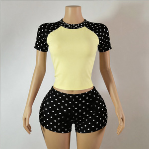 Conjunto de Dos Piezas con Estampado de Lunares a la Moda para Mujer, Estilo Y2K, Ropa de Calle para Salir de Noche, con Top Corto y Pantalones Cortos, Logotipo Personalizado - Product Image 6