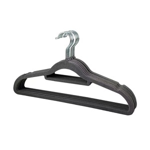 Vente en gros Lot de 50 cintres en velours noir <span class=keywords><strong>design</strong></span> classique antidérapant et fin pour vêtements cintres en plastique pour manteaux et jupes - Product Image 5
