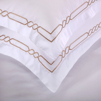 Ensemble de literie d'hôtel de luxe, 100% polyester, bordure brodée, logo personnalisé, taille king queen, 4 pièces, ensemble de linge de lit d'hôtel