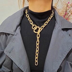 Collier pendentif réglable en forme de cœur avec chaîne épaisse rétro exagérée pour accessoires de bijoux féminins - Product Image 1
