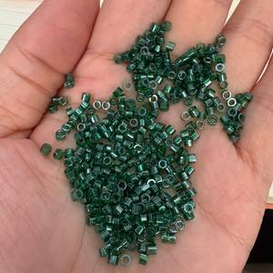 Venta al por mayor 1,7-1,8mm 2mm 2,5mm <span class=keywords><strong>3</strong></span>,8mm cuentas de vidrio para máquina de bordado, corte interior Twist Cornetas cuentas de bordado de cristal - Product Image 2