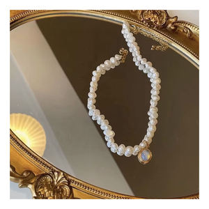 Collar con colgante <span class=keywords><strong>de</strong></span> cobre chapado en oro para <span class=keywords><strong>mujer</strong></span> a <span class=keywords><strong>la</strong></span> moda con gargantilla <span class=keywords><strong>de</strong></span> perlas barrocas naturales cadenas <span class=keywords><strong>de</strong></span> latón <span class=keywords><strong>piedra</strong></span> lunar <span class=keywords><strong>de</strong></span> forma irregular - Product Image 1