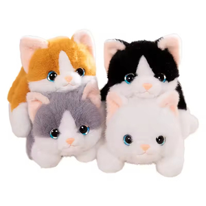 Peluche all'ingrosso a forma di gatto sdraiato, creativo e morbido, con imbottitura in cotone PP - Product Image 1