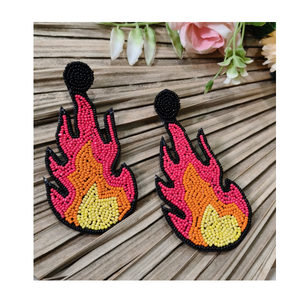 Juego de pendientes artesanales de cuentas de primera calidad con detalles finos hechos a mano, diseño ligero y cómodo, ideal para fiestas. - Product Image 4