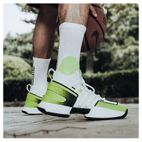 Chaussettes de sport athlétiques épaissies respirantes et vertes à la mode