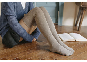 OEM kaus kaki katun setinggi lutut Terry musim dingin kaus kaki tabung panjang bersirkulasi udara Logo kustom grosir bantal panjang lembut halus - Product Image 5