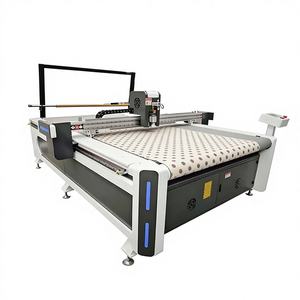 Cisaille industrielle semi-automatique CNC REMEYA pour cuir/PVC/perles/tissus en coton avec zone de travail de 1600x2500mm et garantie de 5 ans - Product Image 1