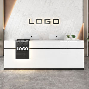 Escritorio de recepción LED de madera hecho a medida, diseño de salón de belleza con pared trasera, escritorio de recepción de cliente - Product Image 5