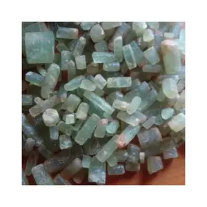 Aquamarine mineraller kesilmemiş cilalı kaba numune doğal akuamarin kaba taş