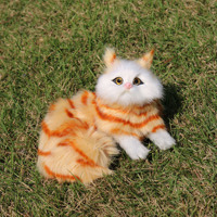 Modèle de chat moelleux de la taille d'une main, avec un son de miaulement réaliste, petit animal de compagnie réaliste, design aux détails fidèles, accessoire animal mignon et kawaii.