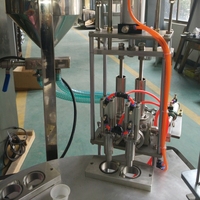 Machine de remplissage et de scellage de capsules de café en pâte liquide à pompe rotative entièrement automatique
