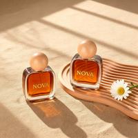 Flacons de parfum carrés en verre transparent personnalisés, flacons de parfum vides de qualité supérieure, couvercle rond en bois, vente en gros