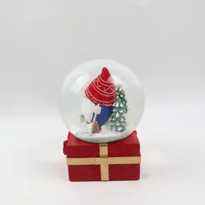 家の装飾のための樹脂お土産スノーグローブクリスマススノーボール