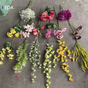 Nuevo Arreglo Floral LEDA en Amarillo, Rosa y Verde, Guirnalda de Flores Hecha a Mano para Decoración de Bodas, Eventos y Fiestas, para el Día de San Valentín - Product Image 4